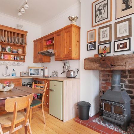 Cozy With Character Vibrant Cottage Style Flat At Leith Links Park 에든버러 외부 사진